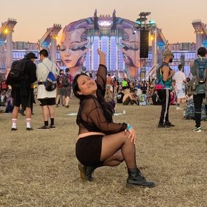 Meet your Posher, Adela